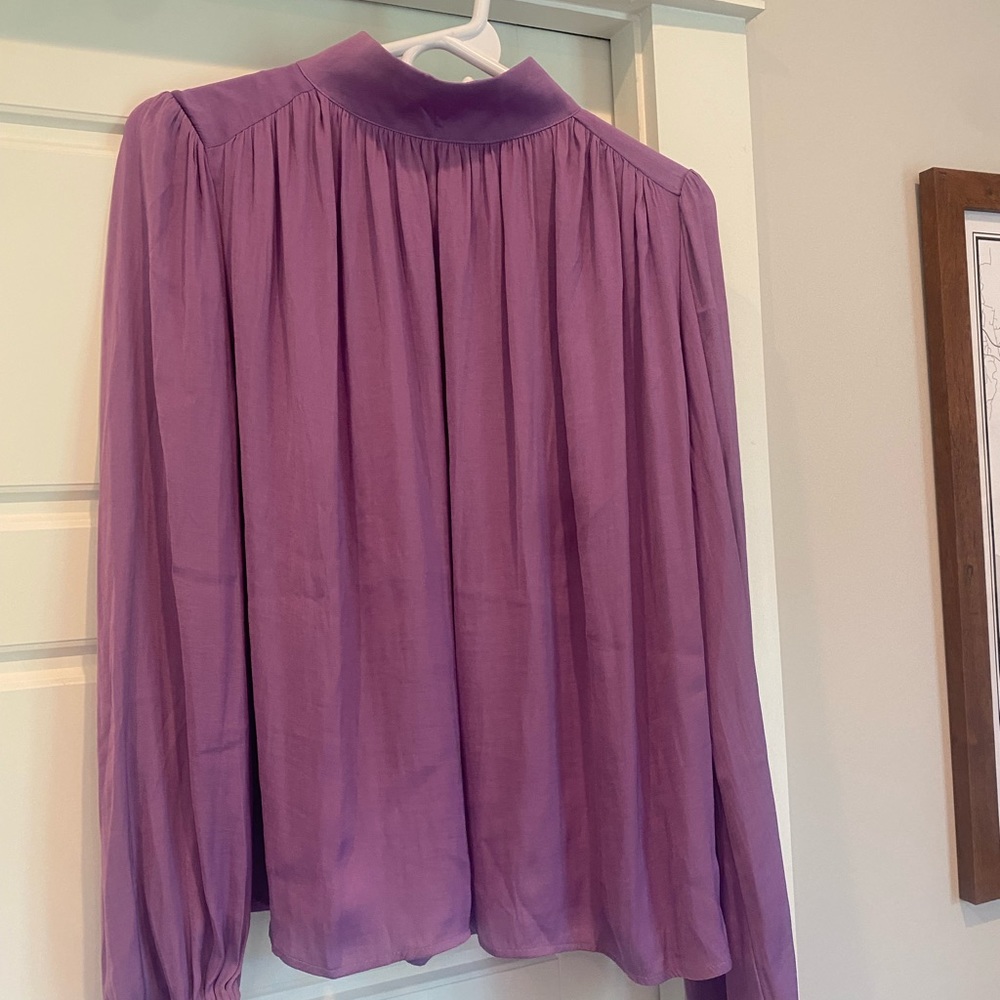 Banana republic polyester lavender blouse Small
